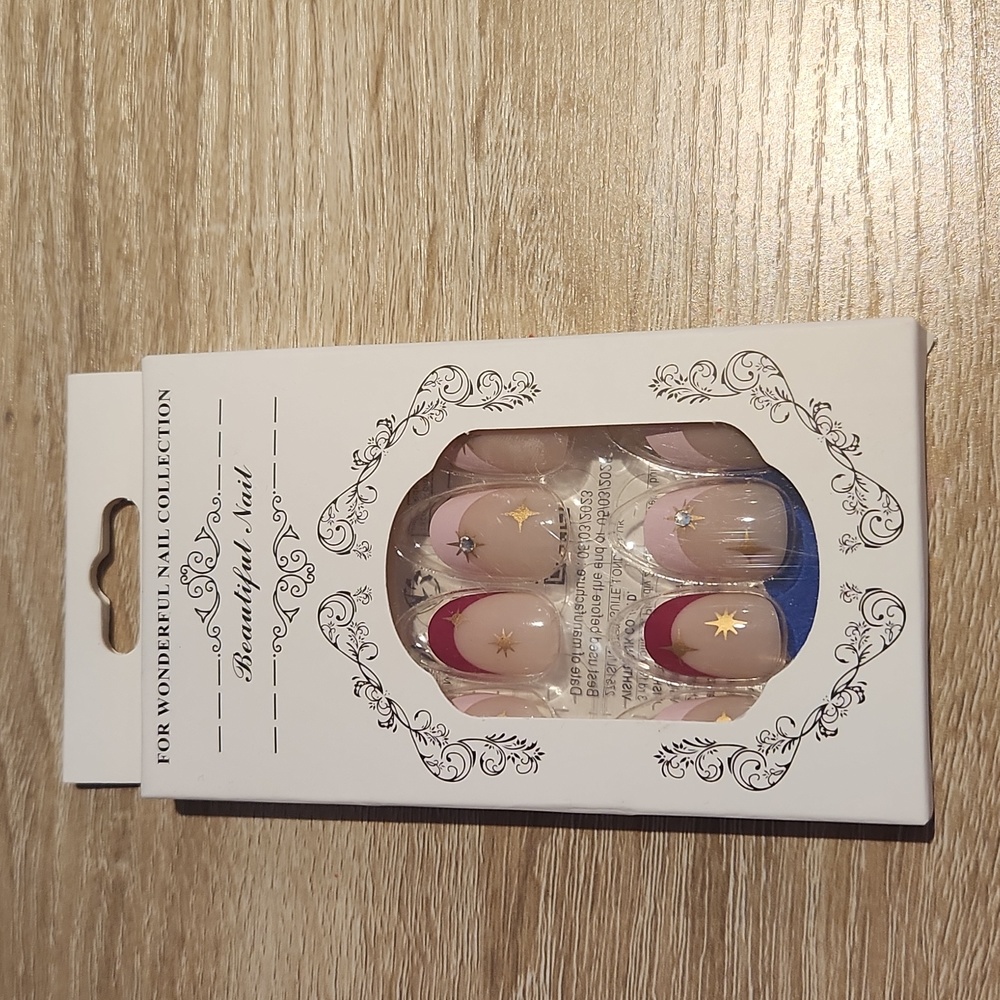 COPY - NWT Fake Nails Medium Elegant Length